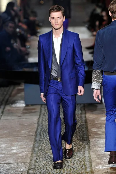 Look 23